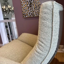 Sessel Daron Bezug Korpus Leder Normandie Torf Braun Kissen Stoff Queen 1775-232 Grau Gestell Bronze Matt mit Hocker