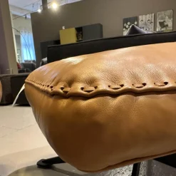 Sessel DS 0031 Leder Touch 25 Cuoio Braun Drehgestell 4 Sternfuß Schwarz Matt Beschichtet Mit Hocker DS-31