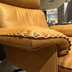 Sessel DS 0031 Leder Touch 25 Cuoio Braun Drehgestell 4 Sternfuß Schwarz Matt Beschichtet Mit Hocker DS-31