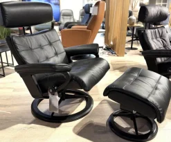 Sessel Erik L Leder Cori Black Schwarz Gestell Signature Metall Schwarz Matt Inklusive Hocker