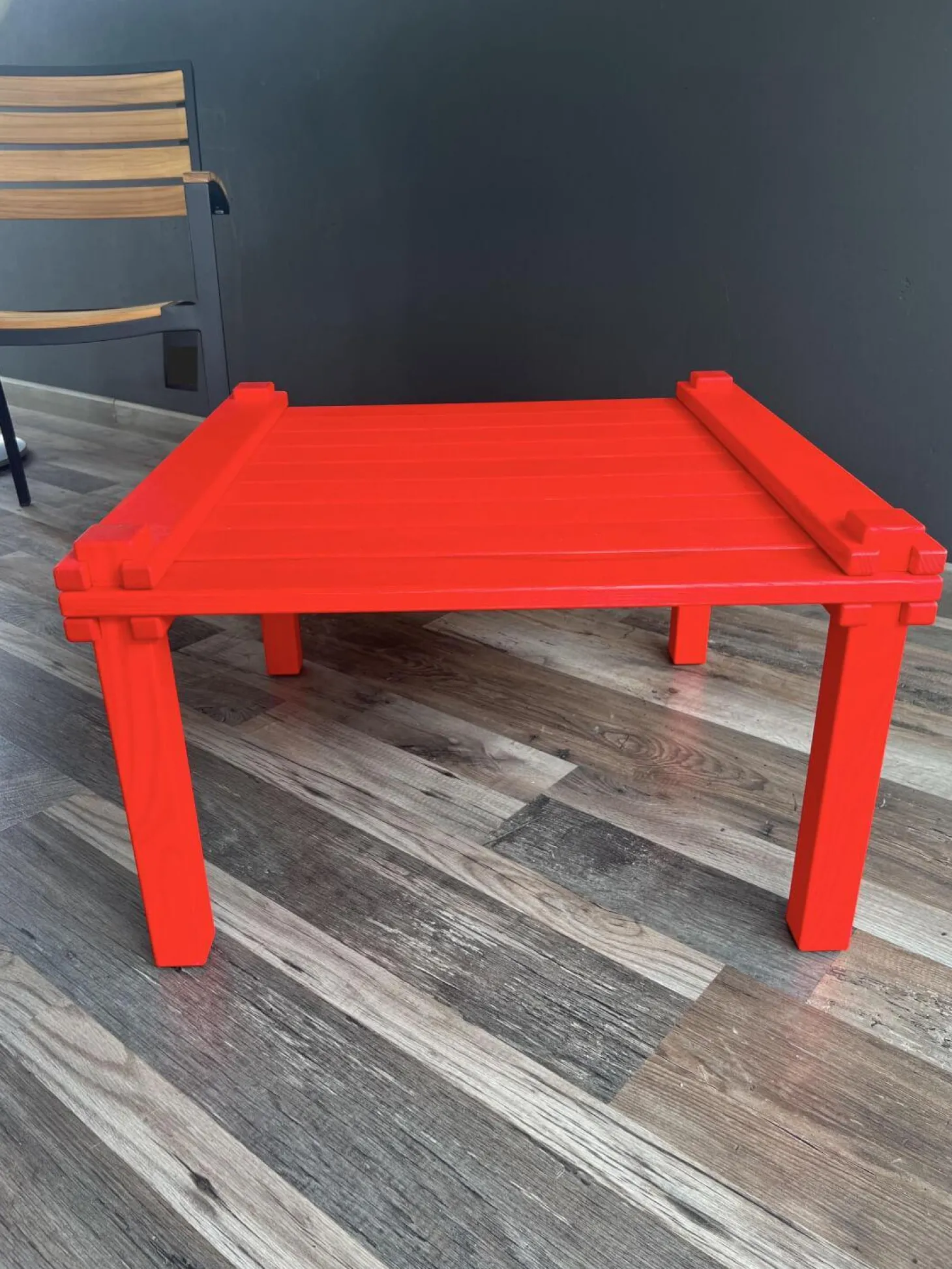 Sessel Farmer Stoff 5094 Schwarz Gestell Esche Geölt Pulver Rot P150 Mit Kunststoffgleitern Inklusive Tisch