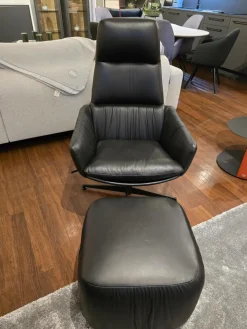 Sessel Faye Casual Lounge Leder Sauvage 8105 Schwarz Gestell Metall Schwarz M02 Mit Kunststoffgleitern Inklusive Hocker