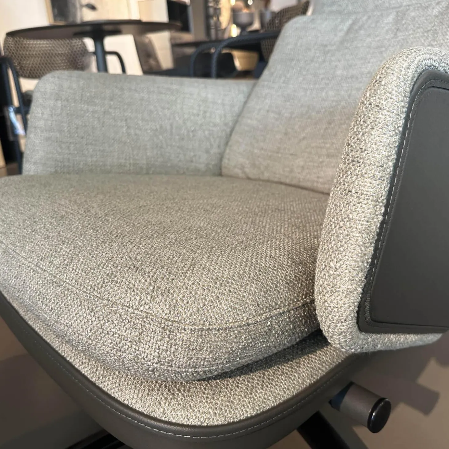 Sessel Grand Relax Schale Leder Forte Decor Umbra Grau Innen Stoff Corsaro Bambus Melange Grau Mit Hocker