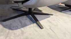 Sessel Hathi Large Leder Cloudy Alu Grau Sternfuß Metall Schwarz Verstellungen 2 Motorisch Mit Herz Waage Inklusive Massagefunktion