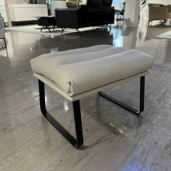 Sessel Indra Leder Senso 9050 Pampas Weiß Gestell Schwarz mit Hocker