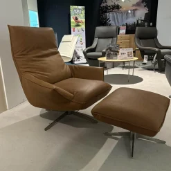 Sessel Isira Bezug Leder A-India Karme Beige Drehgestell Nickel Satiniert Inklusive Hocker