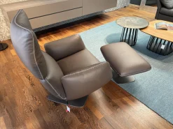 Sessel Jalis Lounge Leder 246 Schoko-Grau mit Hocker