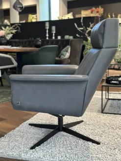 Sessel Legend 172 1000 Leder Java Vulcano Grau Kreuzfuß Metall Schwarz Matt Pulverbeschichtet Mit Hocker