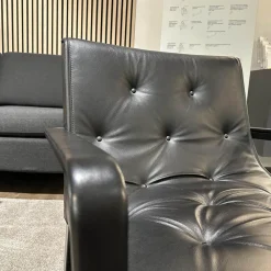 Sessel Leslie Bezug Leder Nappa Schwarz Gestell Buche Schwarz Gebeizt Mit Armteilen