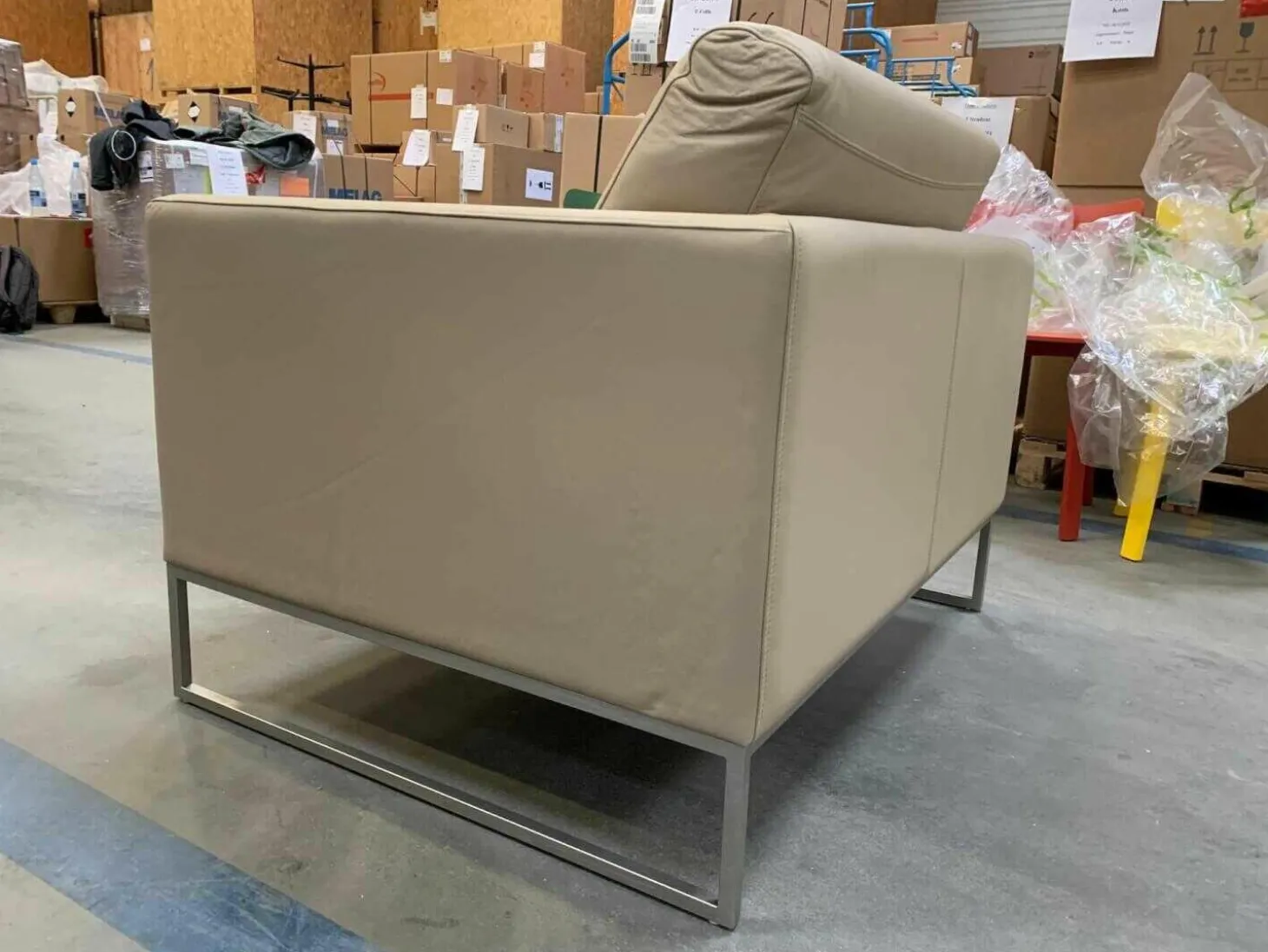 Sessel Lewis Leder Super 5320 Panama Beige Gestell Matt Verchromt