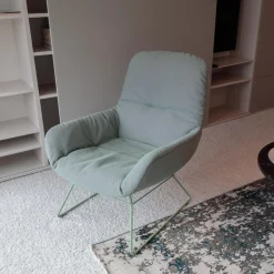Sessel Leya Lounge Chair Stoff Opera Aloe Grau Drahtgestell RAL 6021 Blassgrün Grün Mit Kunststoffgleitern