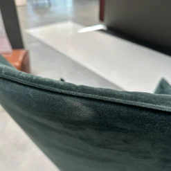 Sessel Lilou Stoff Allure Velvet Forest 085 Grün Gestell Metall Rauchbraun Mit Rückenkissen