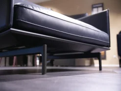 Sessel Liv Smart Leder 42 103 Dunkel Schwarz Blau Gestell Aluminium RAL 9017 Verkehrsschwarz Pulverbeschichtet