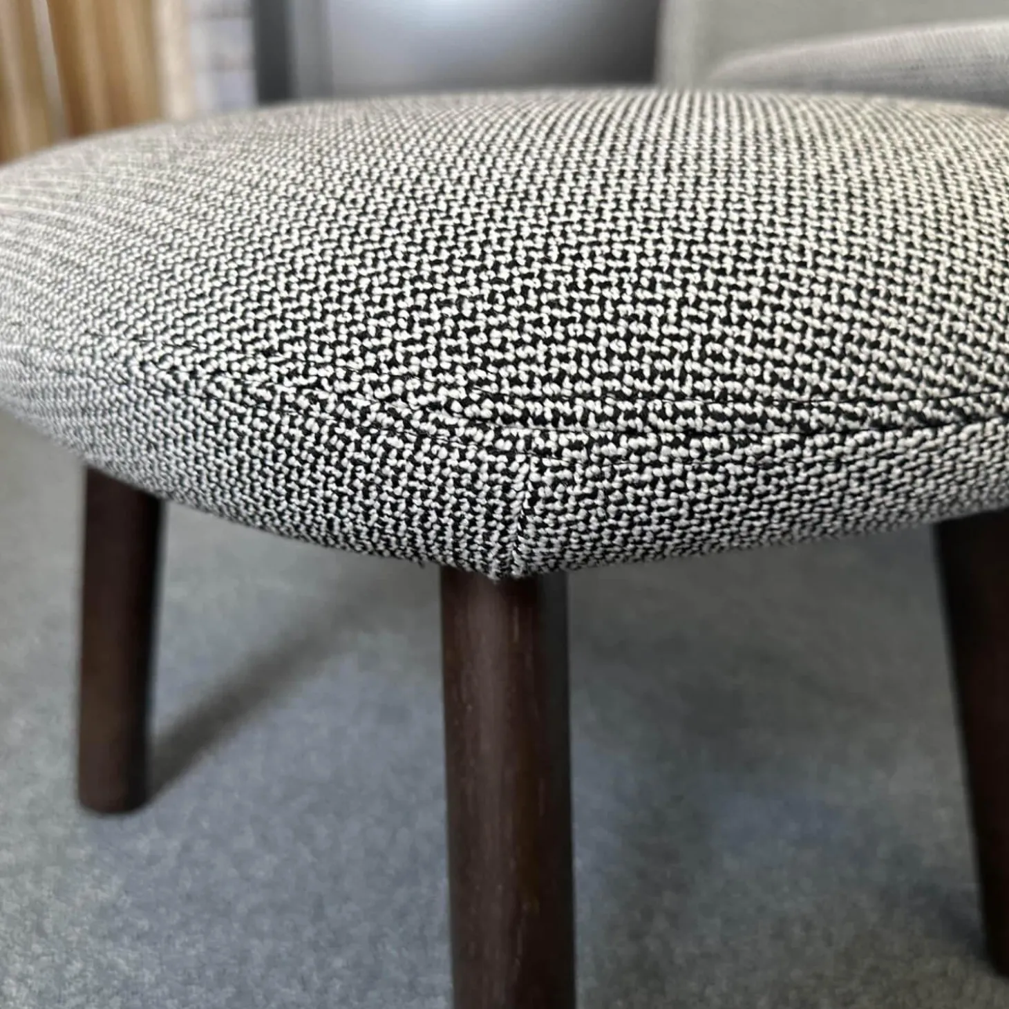 Sessel Lounge Chair HAL Stoff Credo 120 Salt'n Pepper Schwarz Weiß Untergestell Eiche Dunkel Mit Ottoman