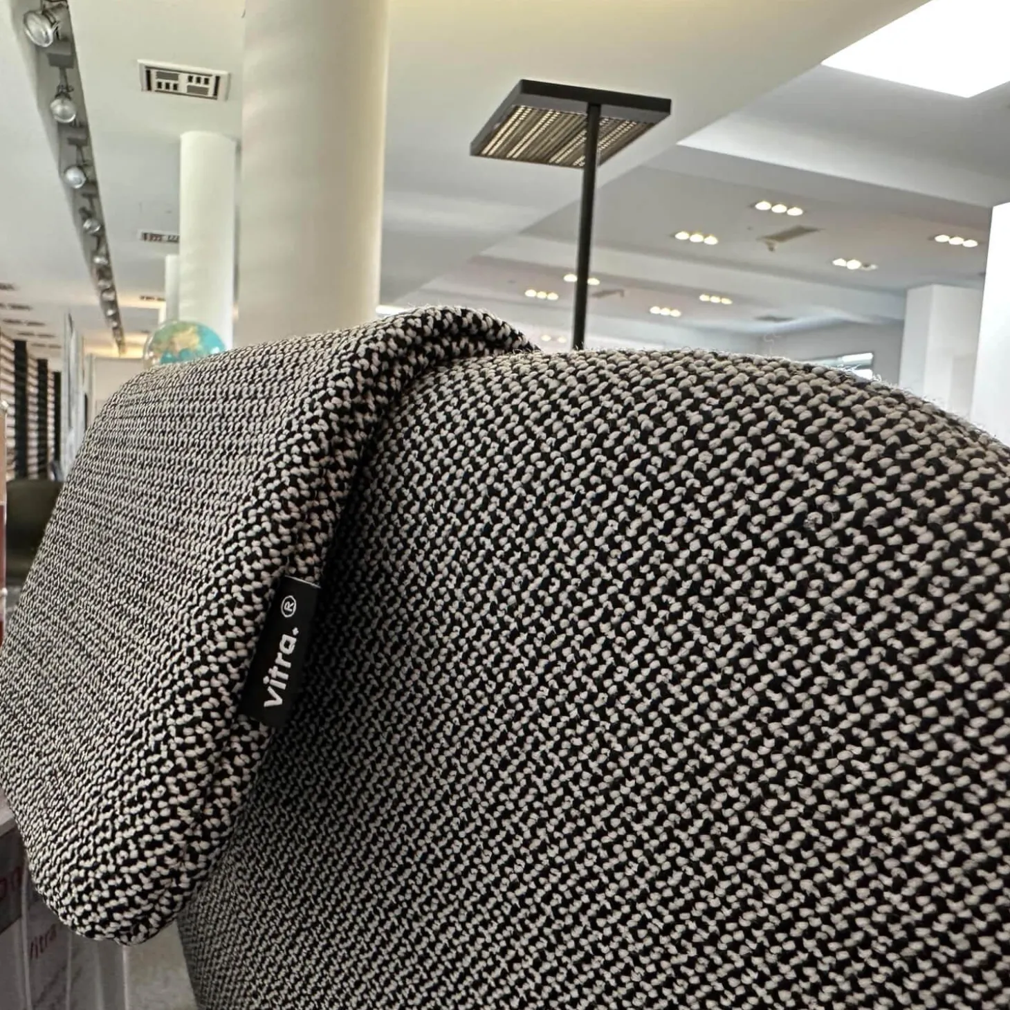 Sessel Lounge Chair HAL Stoff Credo 120 Salt'n Pepper Schwarz Weiß Untergestell Eiche Dunkel Mit Ottoman