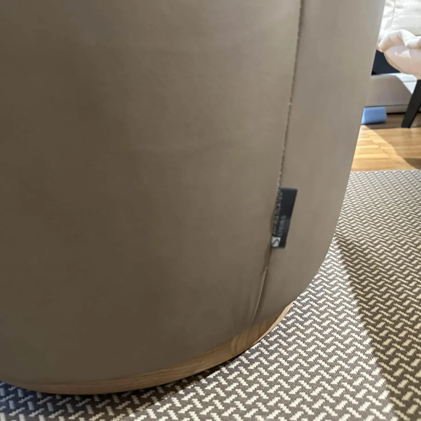 Sessel Malia Lounge Bezug Leder Sauvage Cappuccino Braun Fuß Eiche Inklusive Hocker Bezug Leder Kenia Caffé Braun