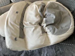 Sessel Mbrace Kissen Stoff Natura Off White Weiß Geflecht Arabica Braun Gestell Aluminium Black Pepper Schwarz Inklusive Hocker