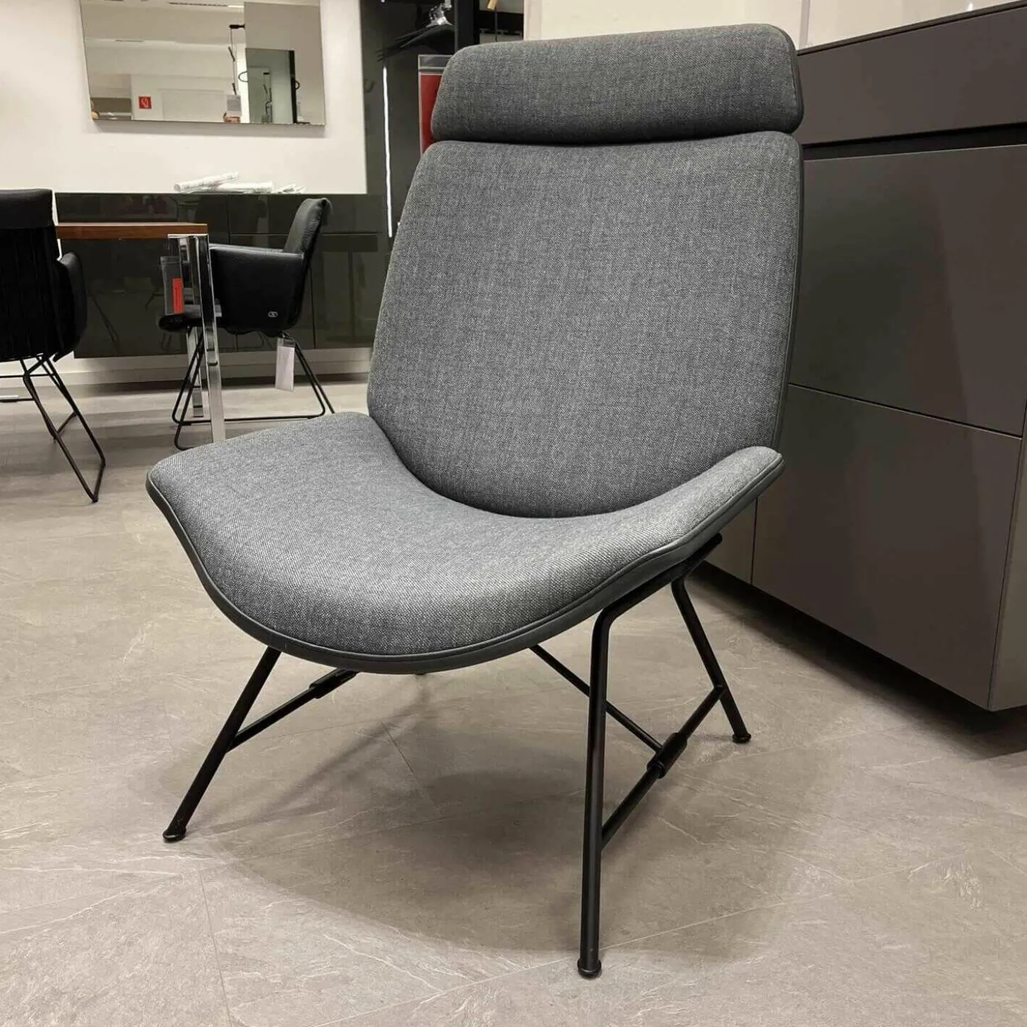 Sessel Melange Bezug Tekla Slate Keder Nappa Basalt Rückenschale Leder Nappa Basalt Füße Blackgrey
