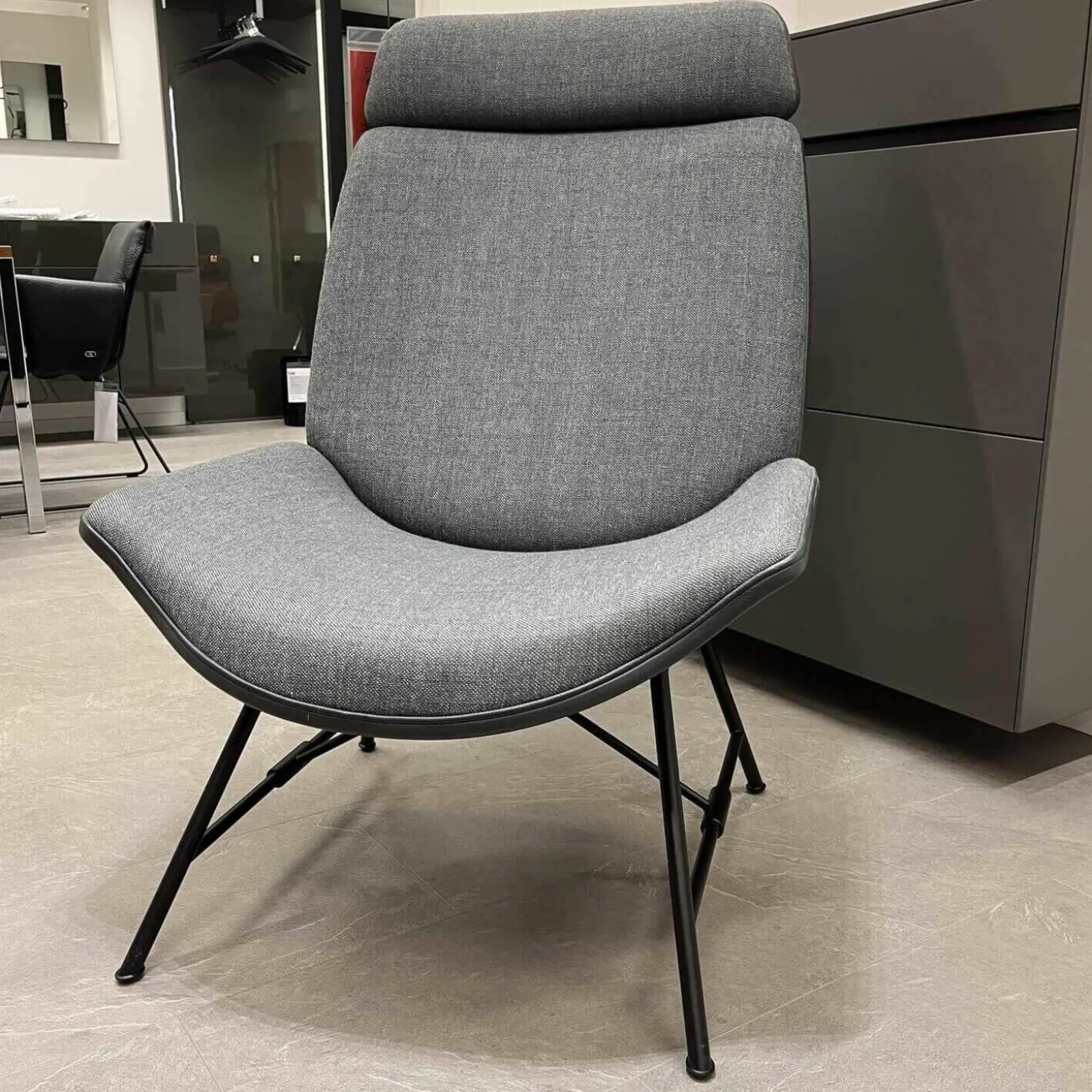 Sessel Melange Bezug Tekla Slate Keder Nappa Basalt Rückenschale Leder Nappa Basalt Füße Blackgrey