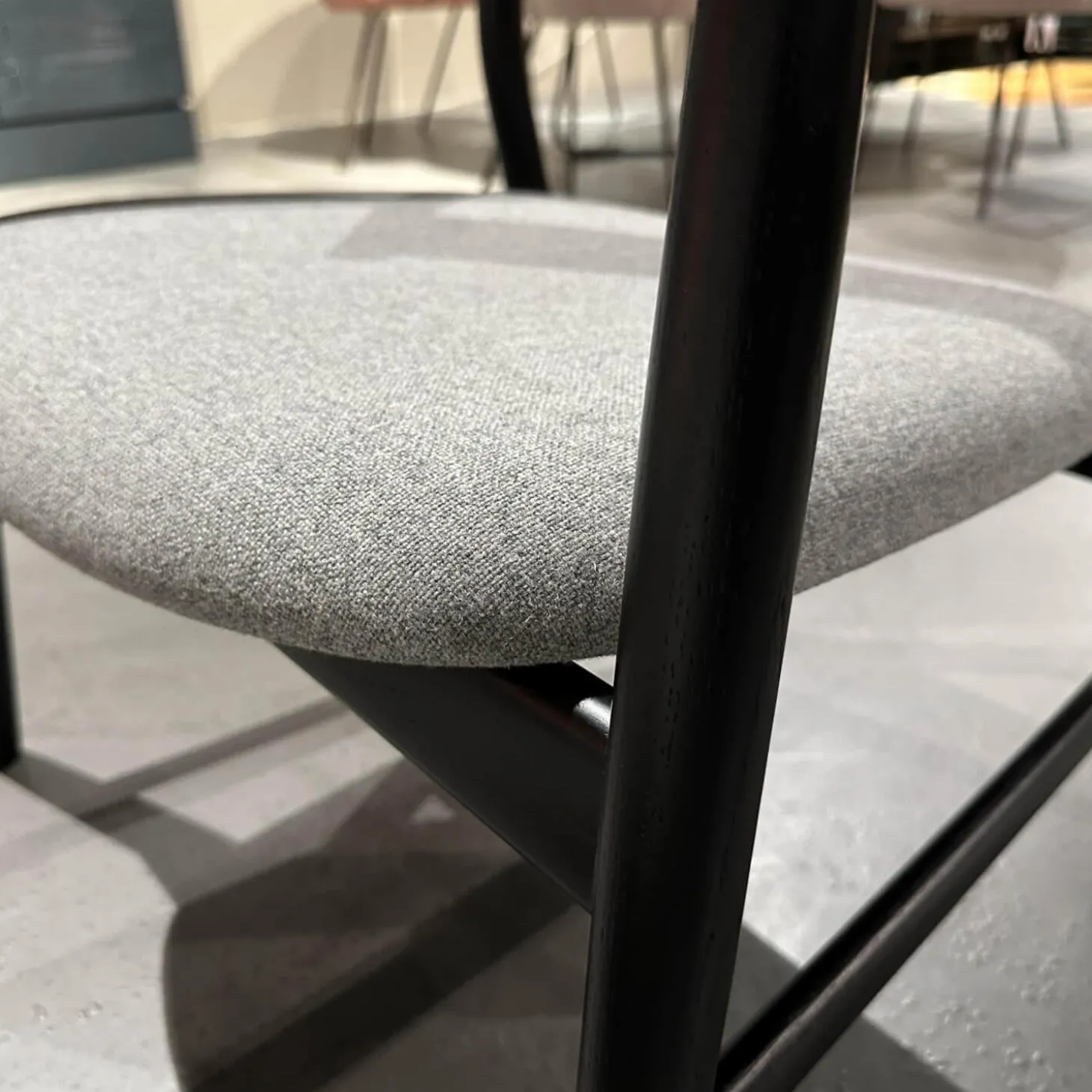 Sessel Mit Hocker Kamuy Stoff Tonica Grau Gestell Eiche Schwarz