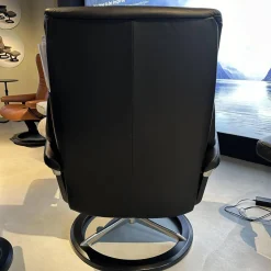 Sessel Mit Hocker View L Signature Bezug Leder Batick Black Schwarz Gestell Schwarz