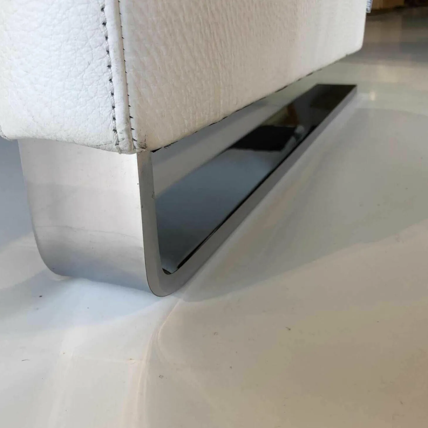 Sessel Navy JT-4080 - AC63BA Leder Fuerte Weiß