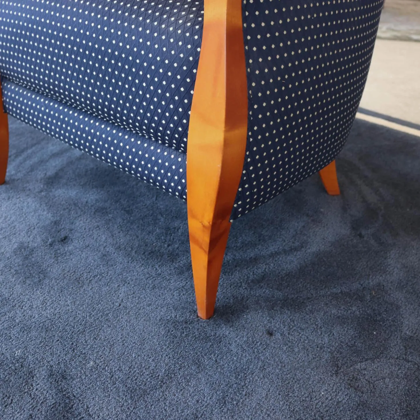 Sessel New York Stoff Blau Beige Gestell Kirschbaum Natur