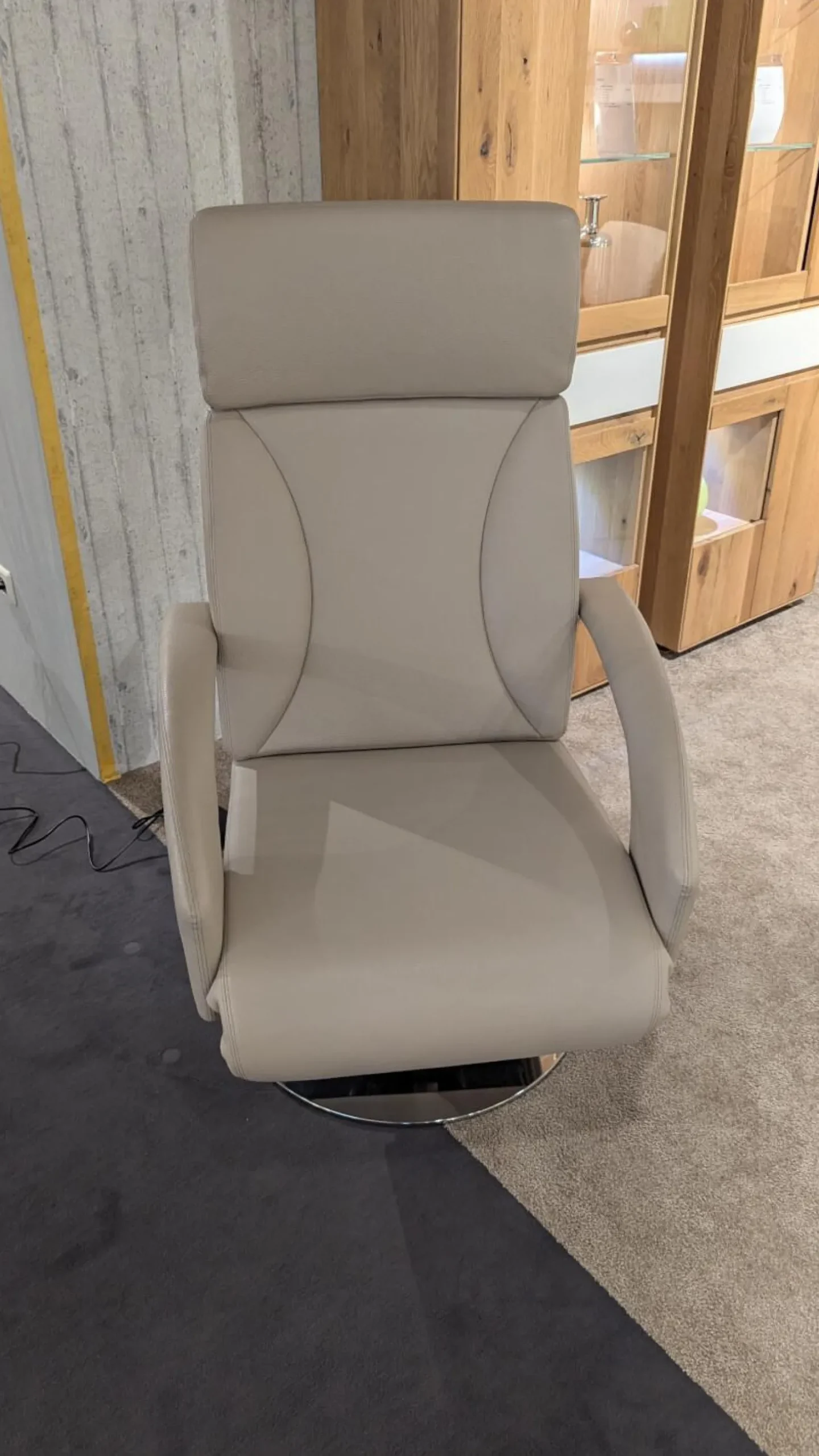 Sessel RE500 18 Leder 43 Perl 210 Beige Creme Grau Tellerfuß Verchromt 2 Motorisch Mit Akku