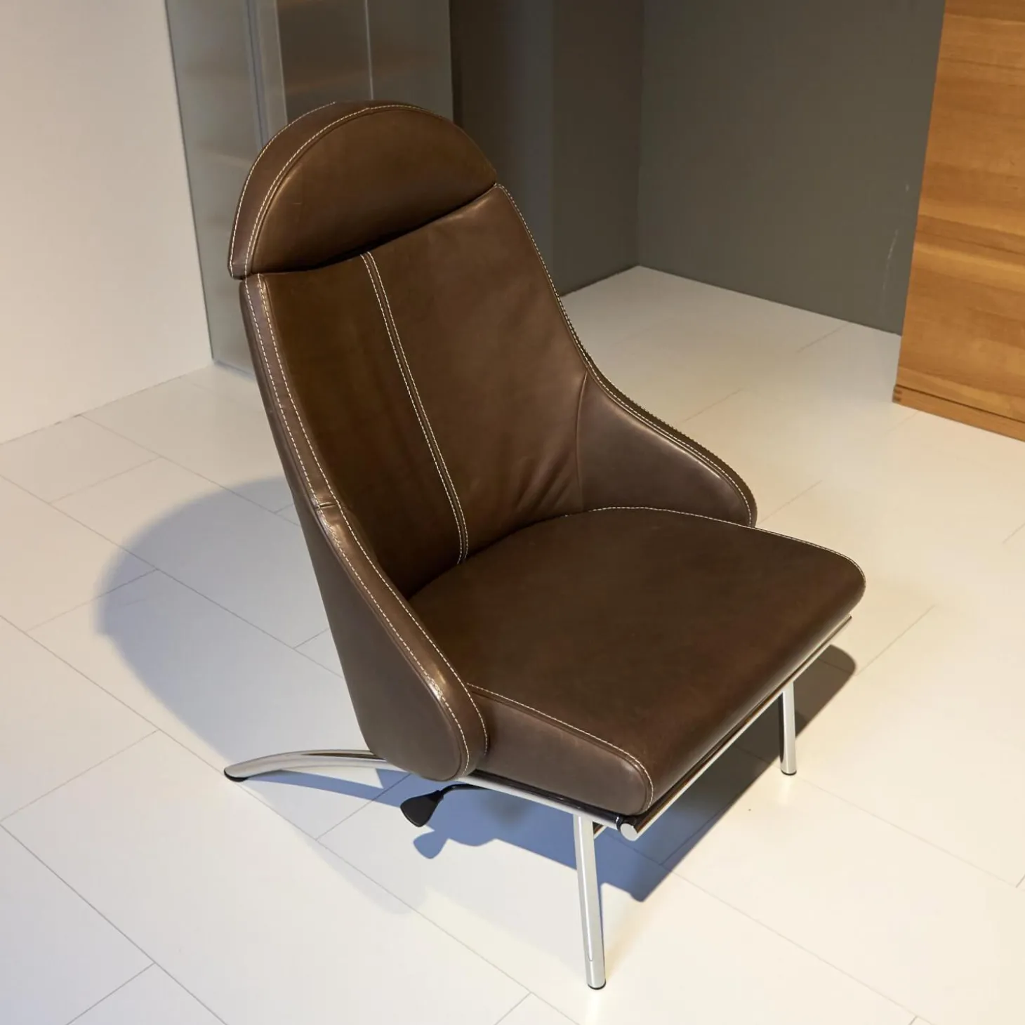 Sessel Rocky Leder Gascogne Braun Gestell Metall Chrom