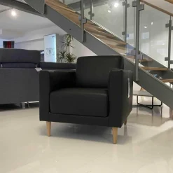 Sessel SE 141 Leder 8006 Schwarz Füße Holz