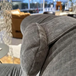 Sessel Shar Pei Stoff Abby Grau Gestell Grau mit Hocker