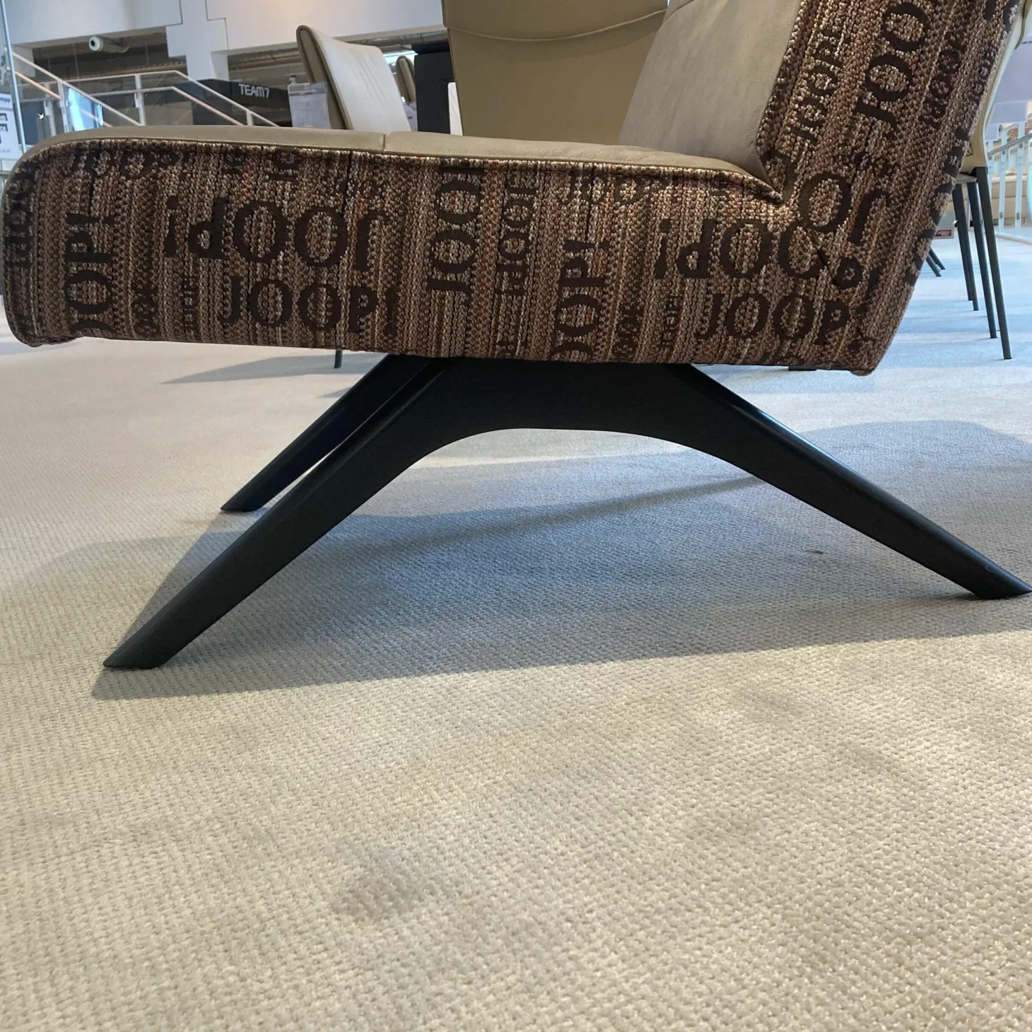 Sessel Square Leder Eleganza Fango Beige Stoff Statement Rose Gestell Buche Schwarz Lackiert