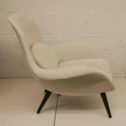 Sessel Swoon Lounge Stoff Maple 102 Creme Holz Schwarz Lackiert