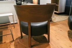 Sessel Tosai Leder L3 Schwarz Gestell Nussbaum