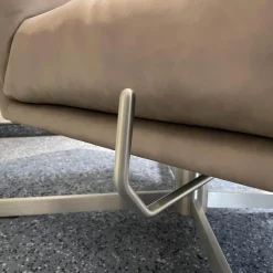 Sessel Und Hocker Gin Bezug Leder Rancho Lava Mit Metallarmlehnen