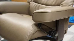 Sessel View M Leder Batick Mole Braun Gestell Classic Wenge Gebeizt Inklusive Hocker