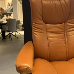 Sessel Wing M Classic Bezug Leder Paloma New Cognac Braun Gestell Schwarz