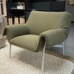 Sessel Wrap Lounge Chair Stoff Grün Gestell Stahl Pulverbeschichtet Grau