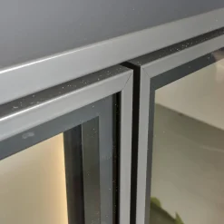 Sideboard 2107 Mattlack Quarzgrau Und Schieferschwarz Vitrineneinsatz Polarweiß Weiß Designfuß Schiefer Grau Mit Beleuchtung