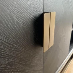 Sideboard Blackbone Korpus Eichenfurnier Schwarz Rustikal Gestell Und Griffe Messing