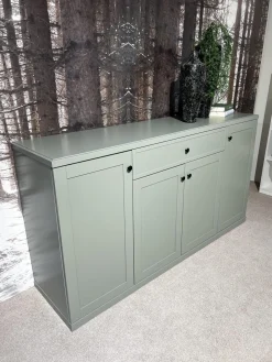 Sideboard Caseda Lack Schilfgrün Griffe Schwarz Matt