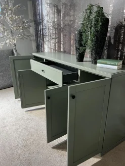Sideboard Caseda Lack Schilfgrün Griffe Schwarz Matt