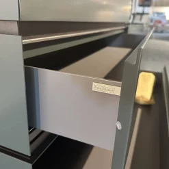 Sideboard Cube Bold Mattlack M81 Bahia Grau Grün Griffmulde 082 Brüniert