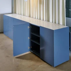 Sideboard Cube Light Lack Atlantik mit Abdeckplatte Quarzit Taj Mahal und Hintergrundbeleuchtung