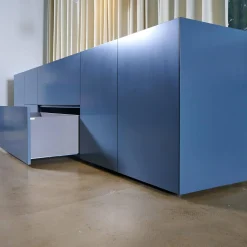 Sideboard Cube Light Lack Atlantik mit Abdeckplatte Quarzit Taj Mahal und Hintergrundbeleuchtung