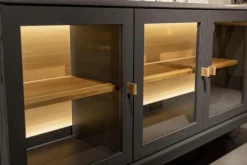 Sideboard Hampton Eiche Anthrazit Gebeizt Türen Klarglas 3 Einlegeböden Griff Leder braunEiche Natur