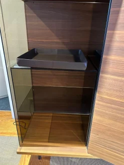 Sideboard Highboard The Farns Nussbaum Tür Rechts Glas mit Lichtpaket