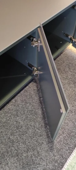 Sideboard Jorel Lack Bahia M81 Matt Grün Front und Abdeckplatte Glas Bahia Matt T81 Schwarz