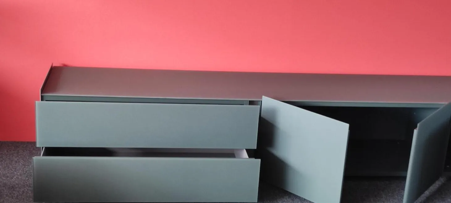 Sideboard Jorel Lack Bahia M81 Matt Grün Front und Abdeckplatte Glas Bahia Matt T81 Schwarz