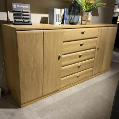 Sideboard Kiana 66174 Eiche Massiv 2206 Sand Mit Wandboard Und Beleuchtung